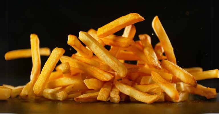 how long to cook frozen chips in air fryer